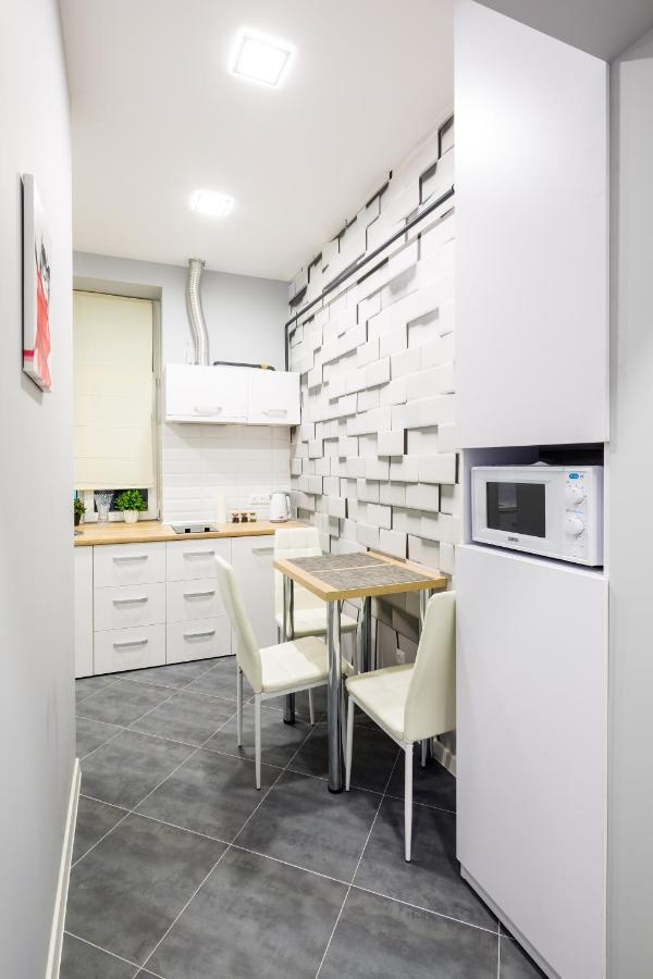 Leogrand Vip Apartments On Pidhirna 3 Лвив Екстериор снимка